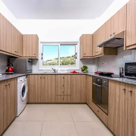 Christina Протарас